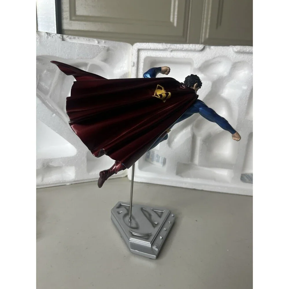 Superman The Man Of Steel Kenneth Rocafort Statue DC Collectibles 1538/5200